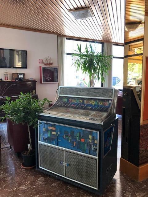 Hotel Felix Pindemonte Lido di Jesolo Buitenkant foto